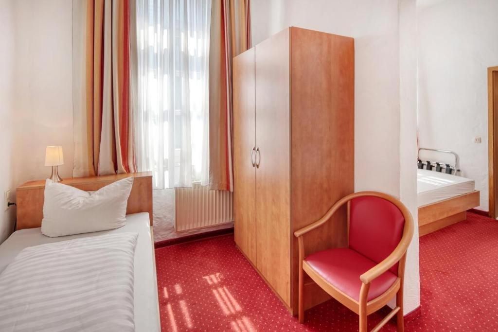פולהיים Hotel Restaurant Mathildenhof חדר תמונה