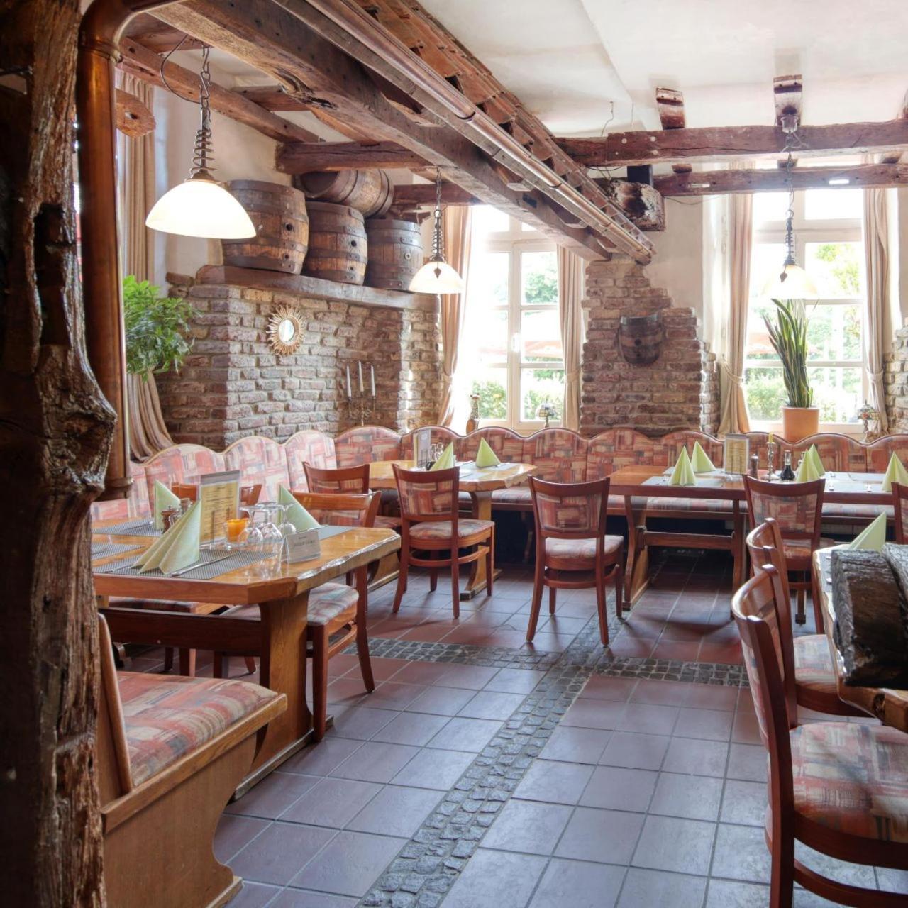 פולהיים Hotel Restaurant Mathildenhof מראה חיצוני תמונה