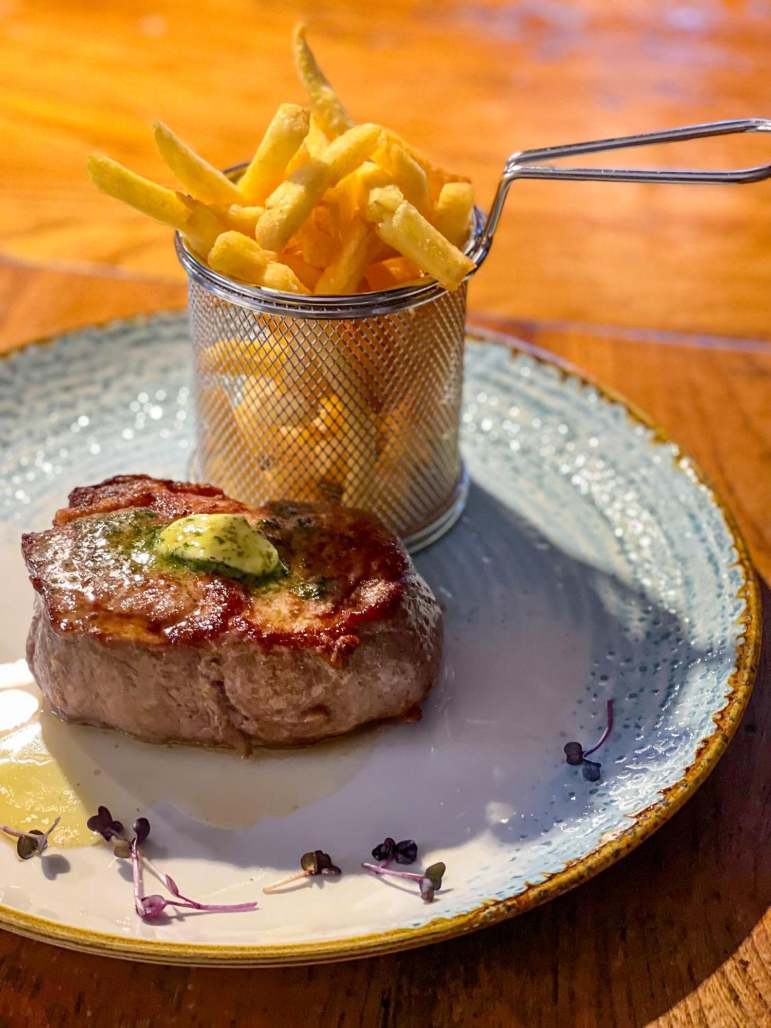 פולהיים Hotel Restaurant Mathildenhof מראה חיצוני תמונה