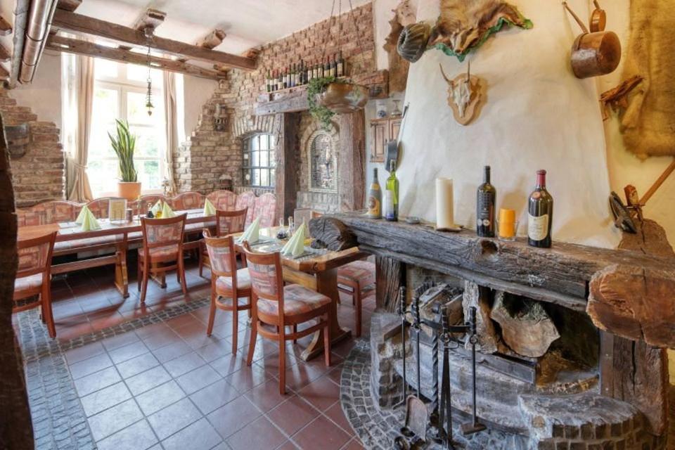 פולהיים Hotel Restaurant Mathildenhof מראה חיצוני תמונה