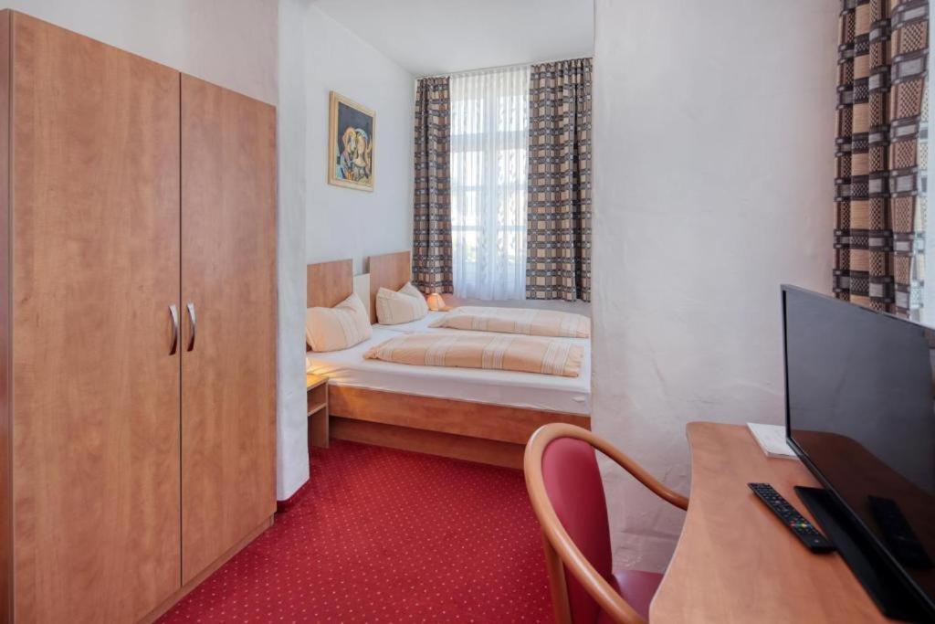 פולהיים Hotel Restaurant Mathildenhof מראה חיצוני תמונה